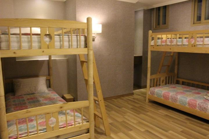 בוסאן Bexco Hostel B&B חדר תמונה